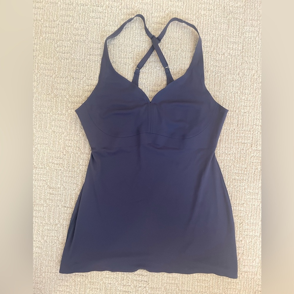 🏷️Lululemon Define Tank Top Cadet Blue Open Back
Adjustable Straps Size 8